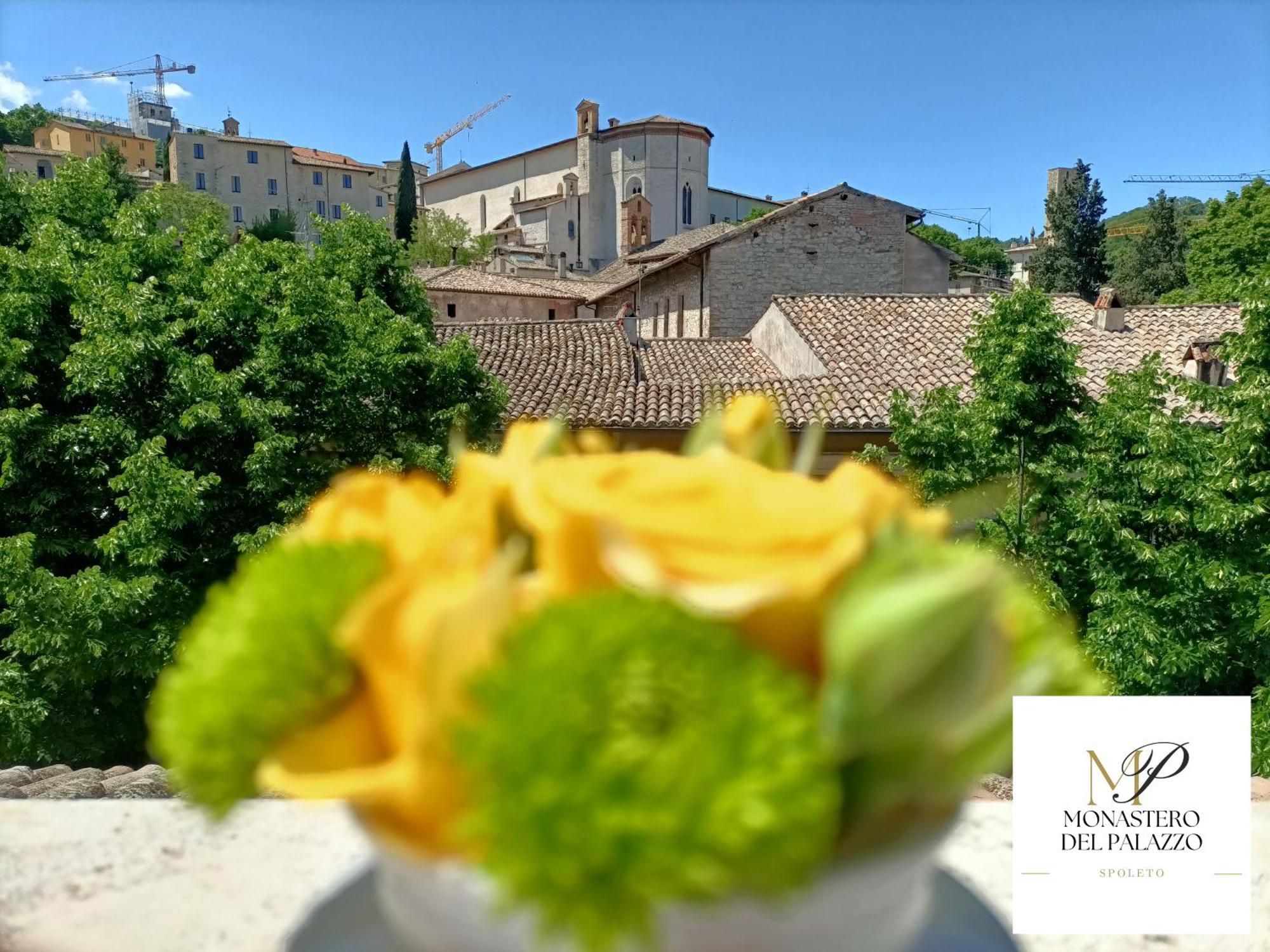Monastero Del Palazzo Casa Vacanze 스폴레토 외부 사진